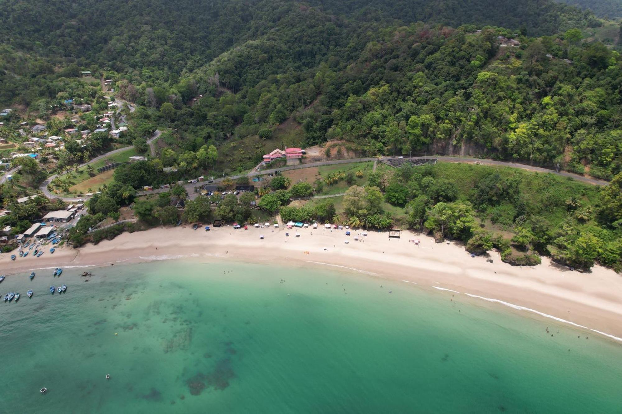 Las Cuevas Beach Lodge Bagian luar foto